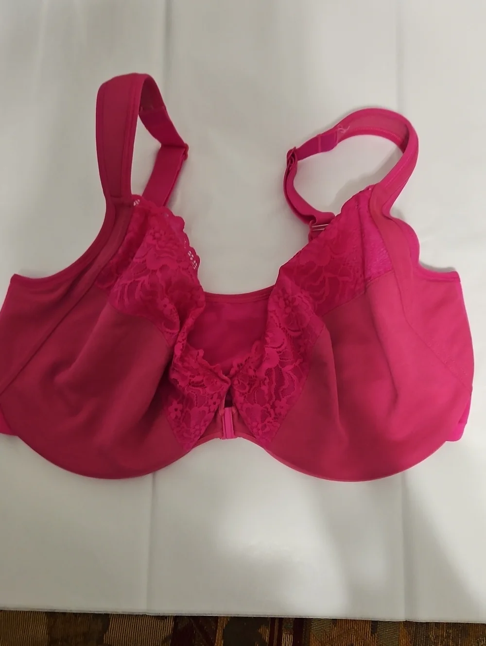 Full-Coverage Lace Accent Bra in Hot Pink
